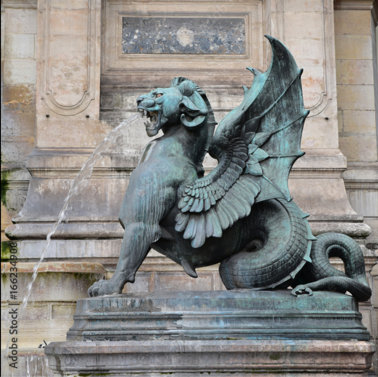Griffon de la fontaine Saint-Michel à Paris, France @AdobeStock