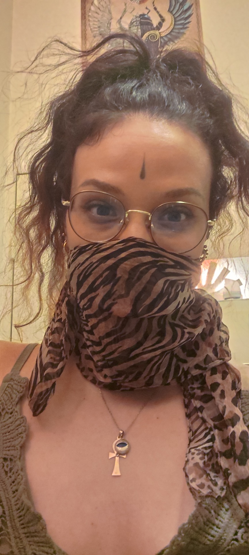 Mon foulard au parfum. J'ai mis du temps à porter des imprimés animaux / fausse fourrure... mais maintenant c'est quelque chose que j'apprécie fortement